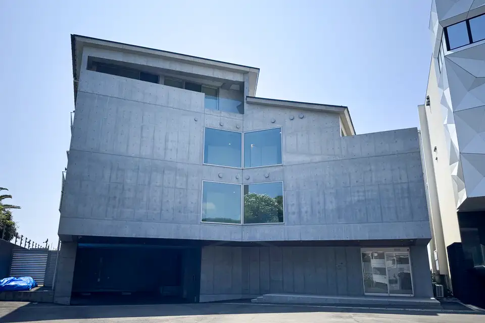 Akiya 02の東側（玄関側）からの外観の写真